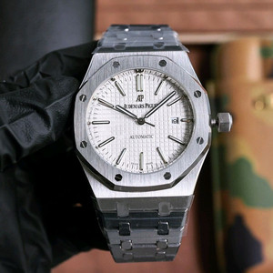 로얄오크 오토매틱 시계 이미지