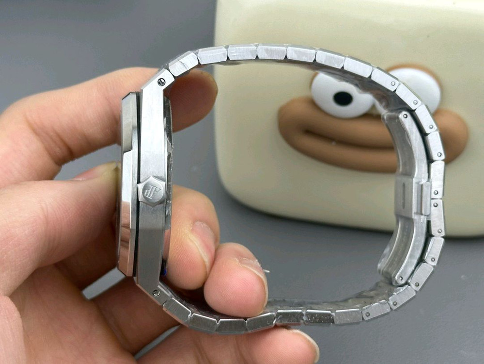 로얄오크 오토매틱 시계 이미지