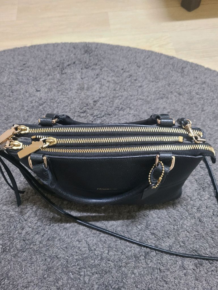 코치 토트백 숄더백 크로스백 핸드백 가방 이미지