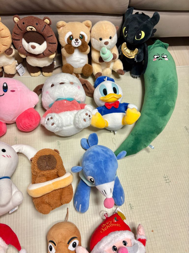인형뽑기 중형 인형 카피바라 커비 포차코 흰둥이 랏코상 래서판다 투슬리스 도날드덕 산타 고추 이미지