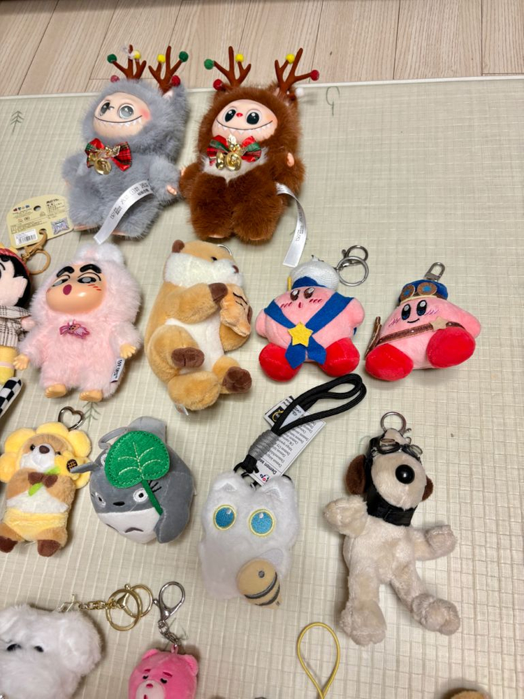 인형뽑기 키링 인형 라부부 짱구 투슬리스 커비 랏코상 수달 키티 토끼 크라잉베이비 벨리곰 오랑우탄 짱부부 이미지