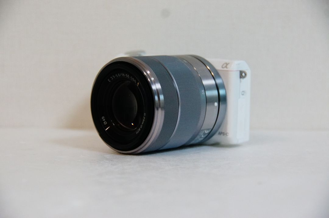 [소니] NEX-5T 화이트 미러리스카메라팝니다.(94컷) 이미지