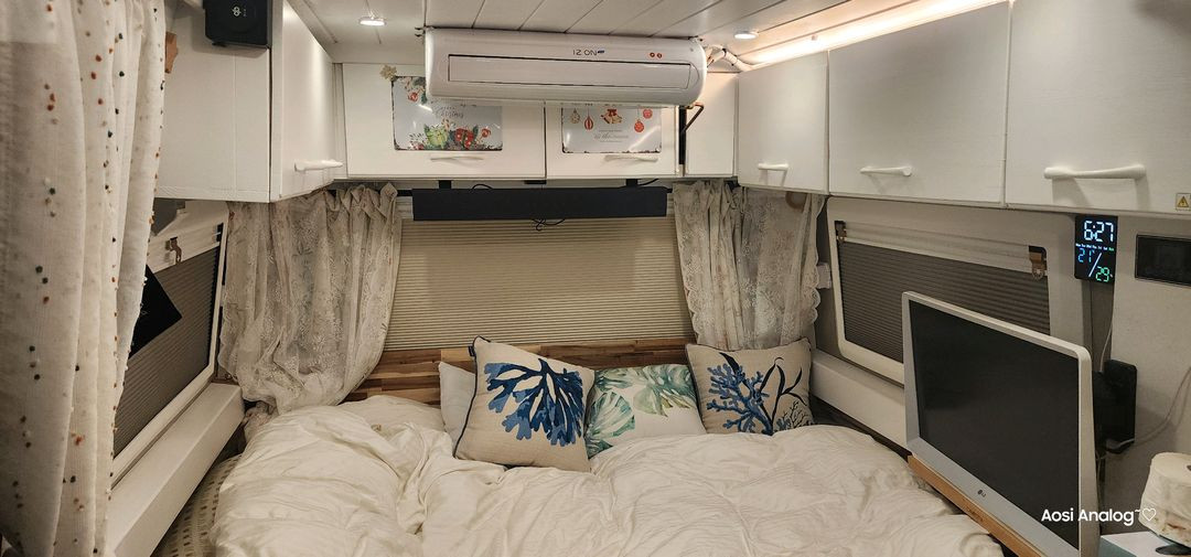 르노마스터 밴 캠핑카 이미지