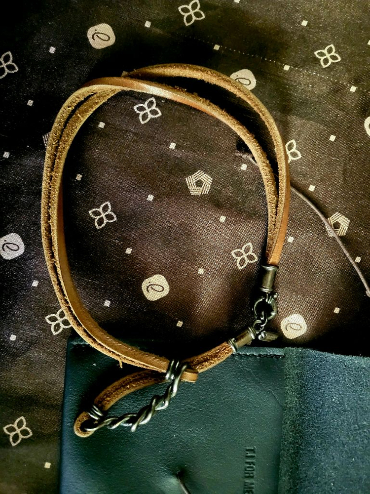 [미사용 새상품] 티아이포맨- 양가죽 팔찌 이미지