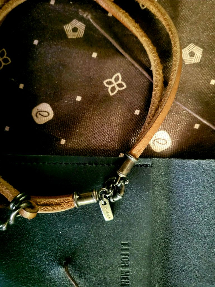 [미사용 새상품] 티아이포맨- 양가죽 팔찌 이미지