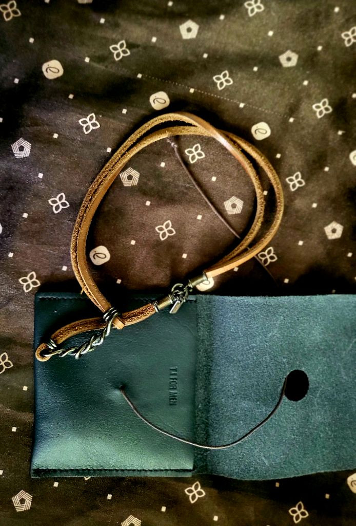 [미사용 새상품] 티아이포맨- 양가죽 팔찌 이미지