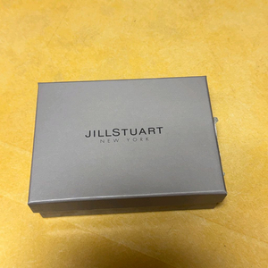 질스튜어트 블랙 리본장식 소가죽 반지갑 wtwa1e870bk 새상품 판매합니다. 이미지