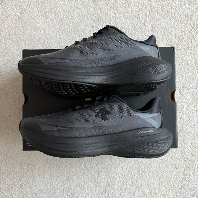 데상트 에너자이트 슈퍼 V5 러닝화 275 이미지