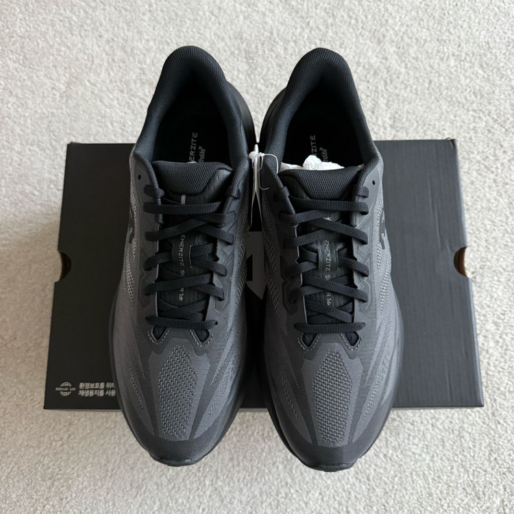 데상트 에너자이트 슈퍼 V5 러닝화 275 이미지