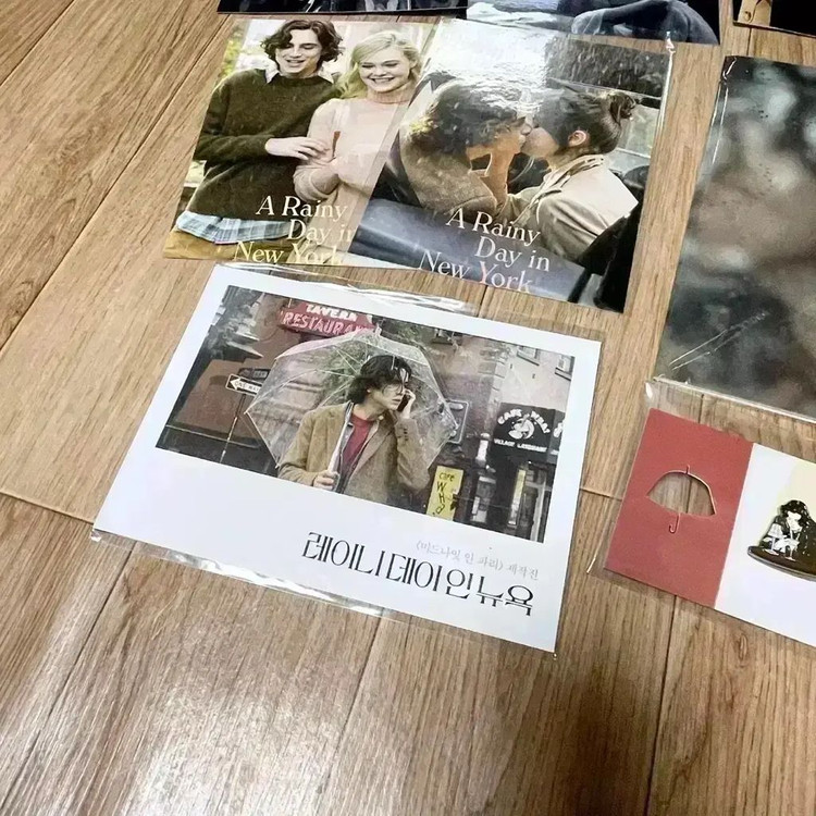레이니데이 인 뉴욕 개츠비 포스터 포토북 뱃지 티모시샬라메 영화 굿즈 이미지