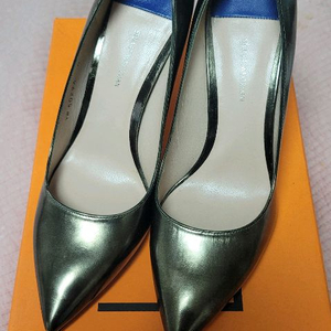 스튜어트와이츠먼 힐 이미지