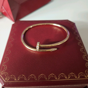 까르띠에 저스트앵끌루 못팔찌 이미지