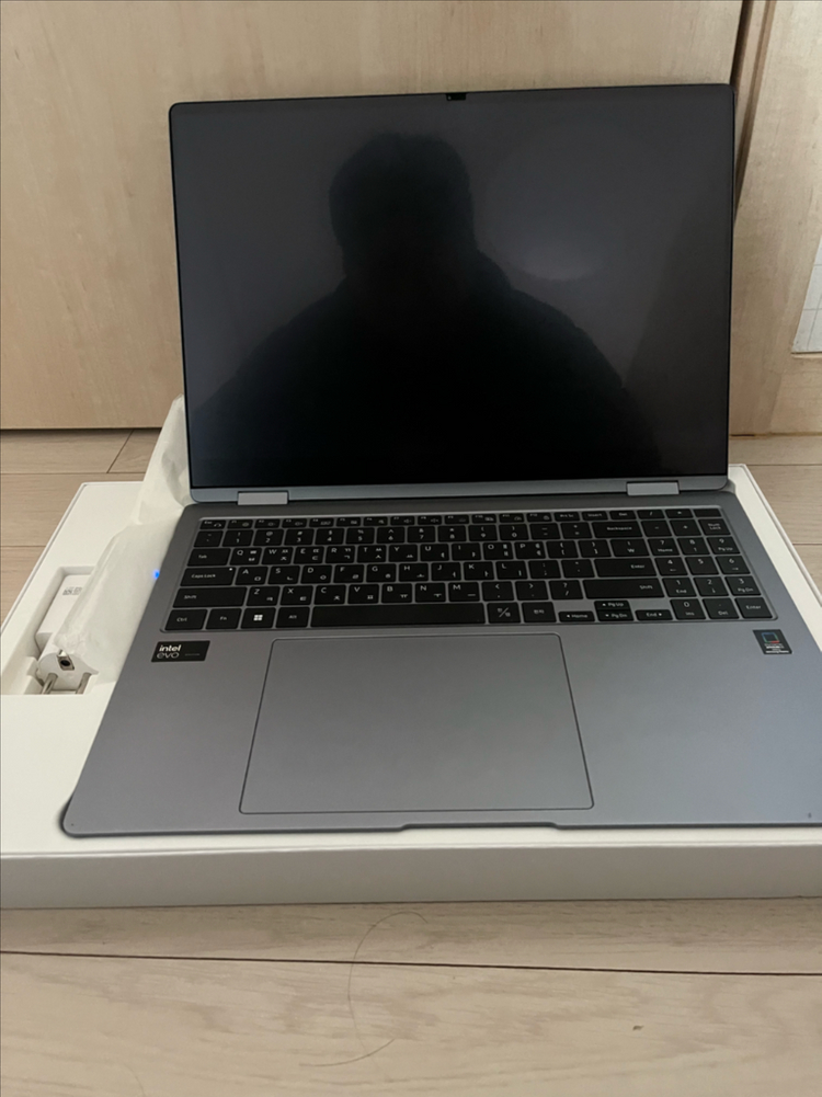 삼성 갤럭시북4 프로 360 intel ultra7 32GB ram 1TB Ssd 이미지