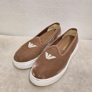 엠포리오 아르마니 벨벳 키높이 슬립온 단화 230 이미지