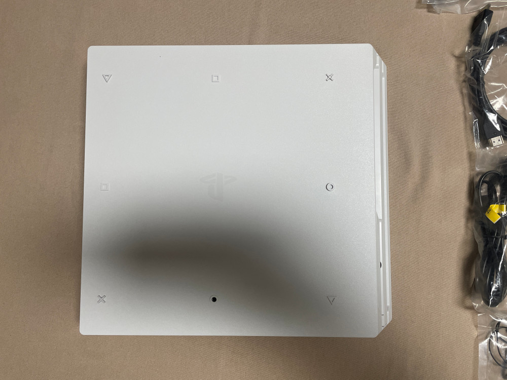 플스4프로 7128B 글레이셔화이트 풀박 S급(펌6.72) + SSD 1TB(미사용) 이미지