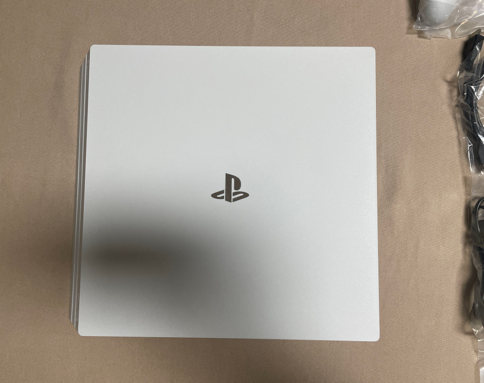 플스4프로 7128B 글레이셔화이트 풀박 S급(펌6.72) + SSD 1TB(미사용) 이미지