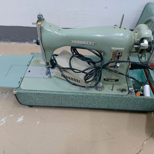 브라더재봉틀,brother재봉틀,브라더미싱,구재미싱,구재재봉틀,브라더빈티지재봉틀,엔틱재봉틀,엔티크미싱 이미지