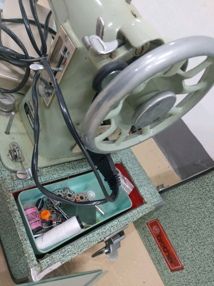 브라더재봉틀,brother재봉틀,브라더미싱,구재미싱,구재재봉틀,브라더빈티지재봉틀,엔틱재봉틀,엔티크미싱 이미지