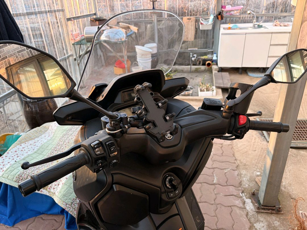 야마하 XMAX300 이미지