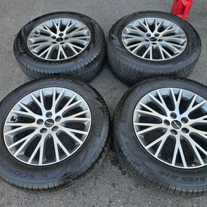 #제네시스 GV80 19인치 순정 휠타이어 팝니다.265 55 19 이미지