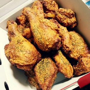 도미노피자 황금올리브 양념 반반 고추바사삭/ 뿌링클 맛초킹 골드킹 콰삭킹 /허니콤보 레드콤보 반반콤보 레허순살 이미지