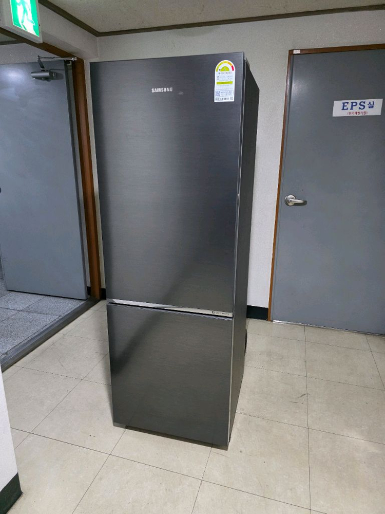 무료배송설치, 삼성 306리터 슬림형냉장고 상냉장 하냉동 이미지