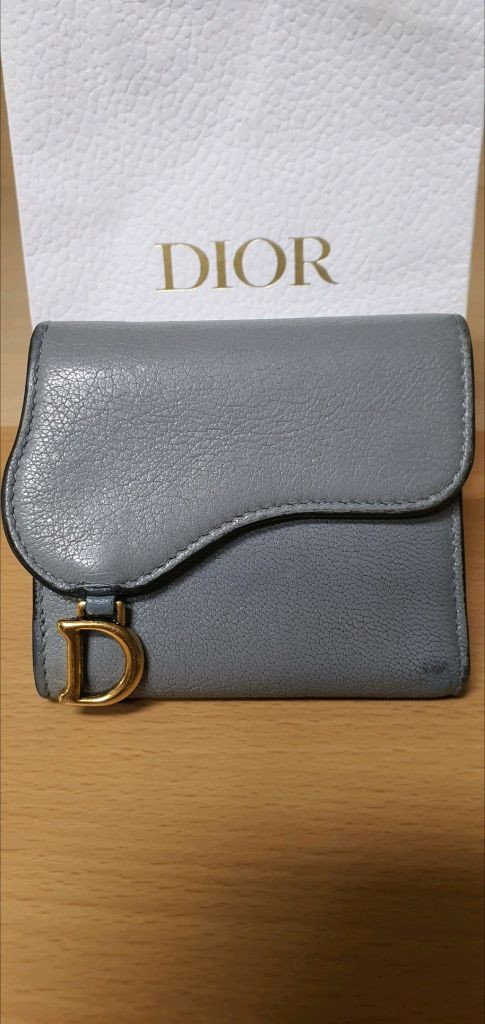 디올 로투스 반지갑/지갑 정품A급(감정O)구찌프라다루이비통디올고야드샤넬셀린느보테가생로랑발렌시아가버버리가방 이미지