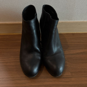 금강 르느와르 블랙 가죽 앵클 부츠(245mm) 이미지