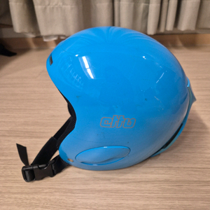 아동용 스키 헬멧 이미지