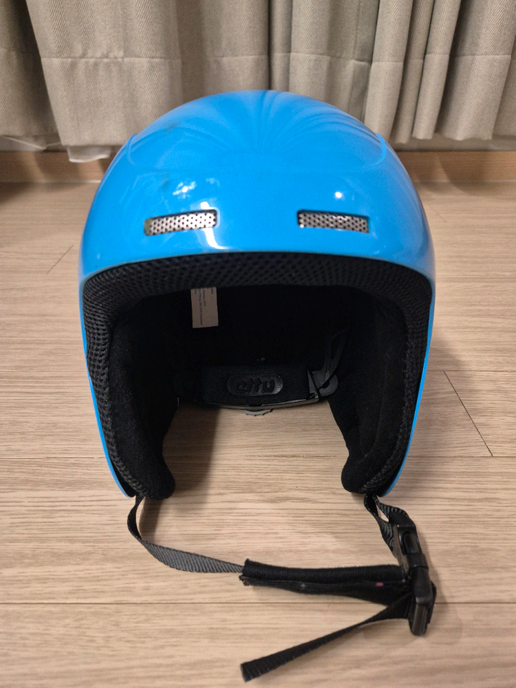 아동용 스키 헬멧 이미지