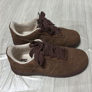 나이키 에어포스 1 카카오 와우 270 이미지