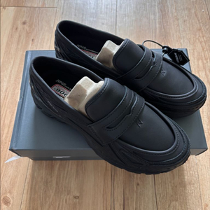 뉴발란스 1906L 로퍼 블랙 260 사이즈 이미지