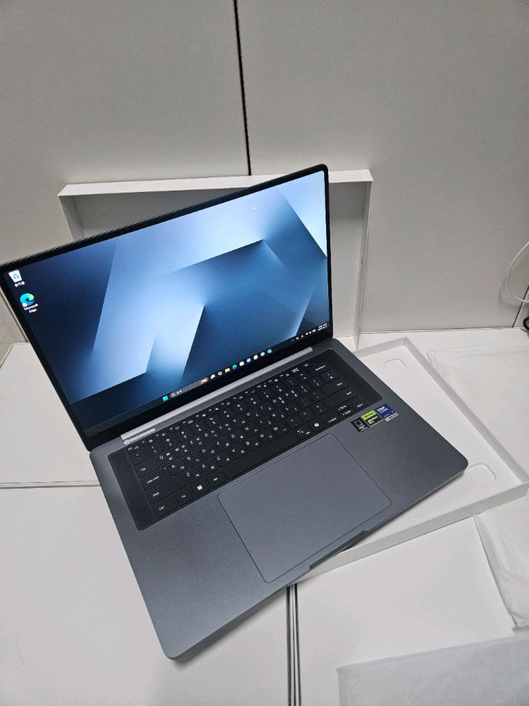 삼성 갤럭시북6 울트라 NT960UJH 16인치 U7/램32/SSD1TB RTX5060 이미지