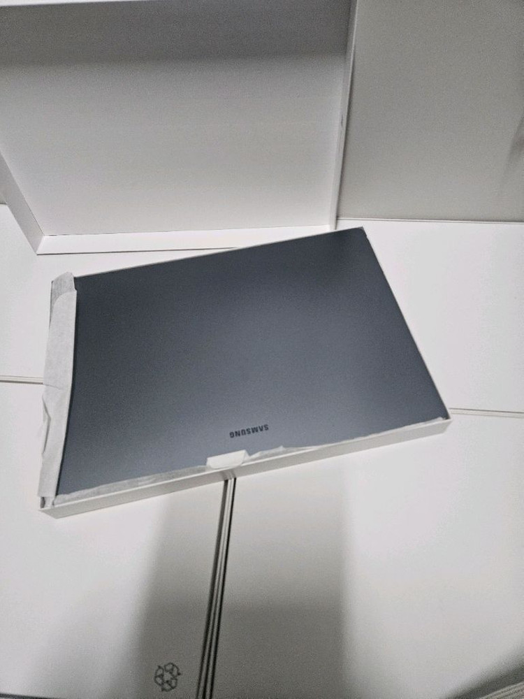 삼성 갤럭시북6 울트라 NT960UJH 16인치 U7/램32/SSD1TB RTX5060 이미지