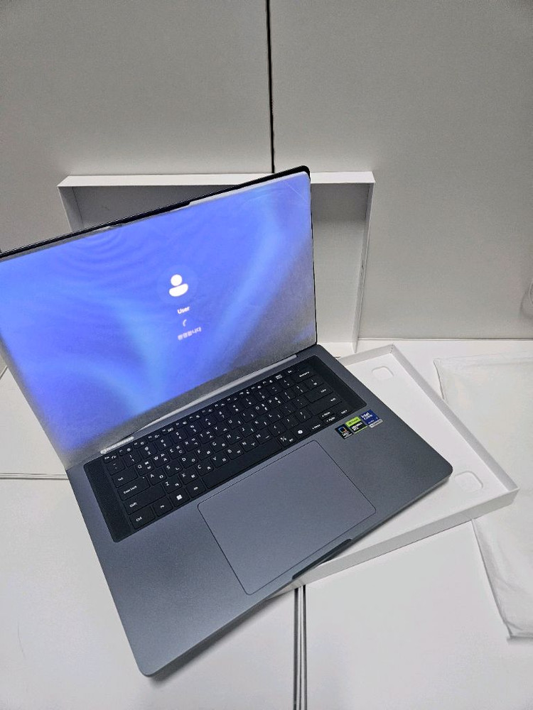 삼성 갤럭시북6 울트라 NT960UJH 16인치 U7/램32/SSD1TB RTX5060 이미지