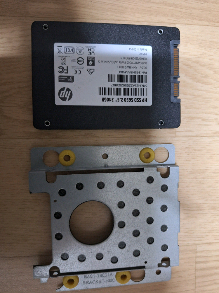 hp ssd 240GB.노트북,데스크탑 모두쓸수있어요브라켓 같이드려요(무료배송 ㅡ구매5천원이상시.선불) 옥정동,삼숭 이미지