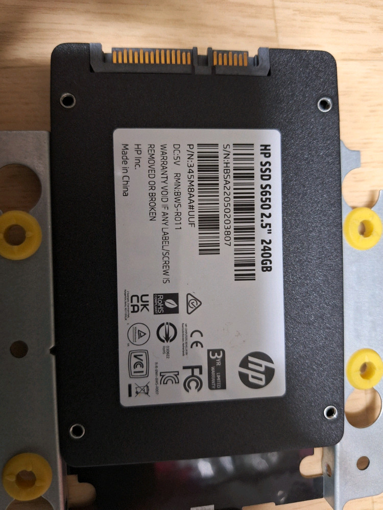 hp ssd 240GB.노트북,데스크탑 모두쓸수있어요브라켓 같이드려요(무료배송 ㅡ구매5천원이상시.선불) 옥정동,삼숭 이미지