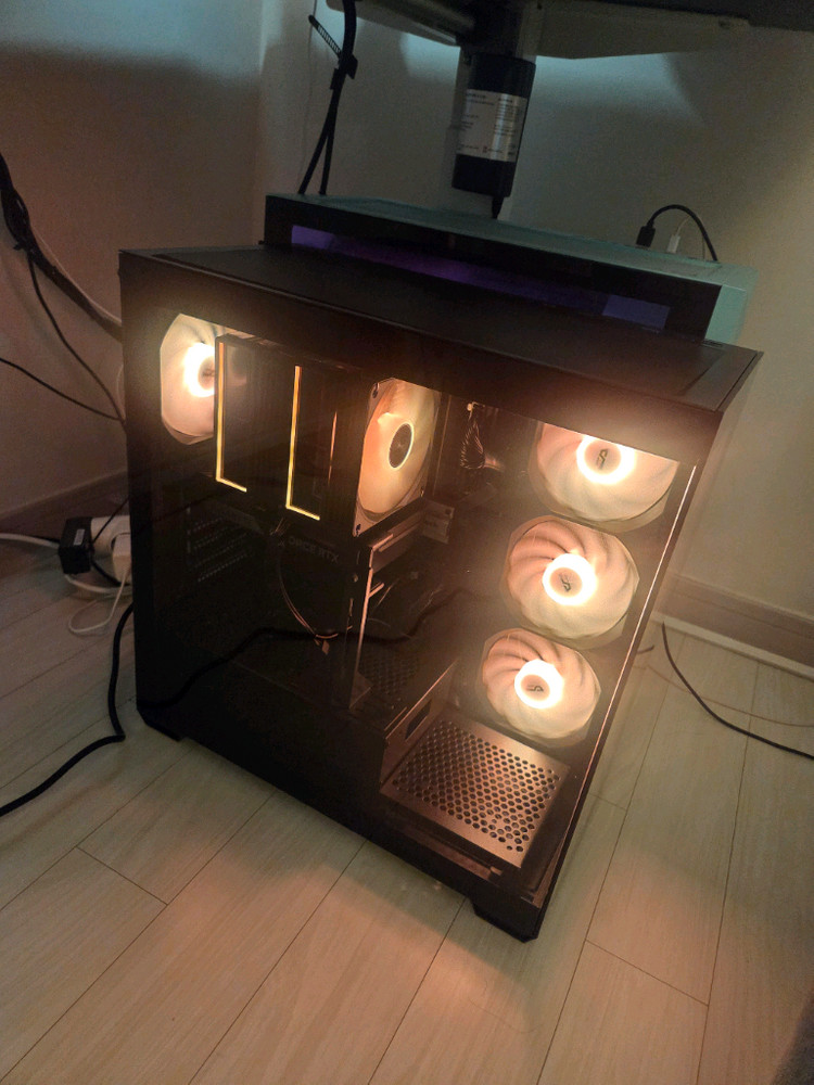 2026 새제품 데스크탑 7800X3D RTX5060TI Ssd1tB 전원650W 쿨매!(2026년3월구입) 이미지