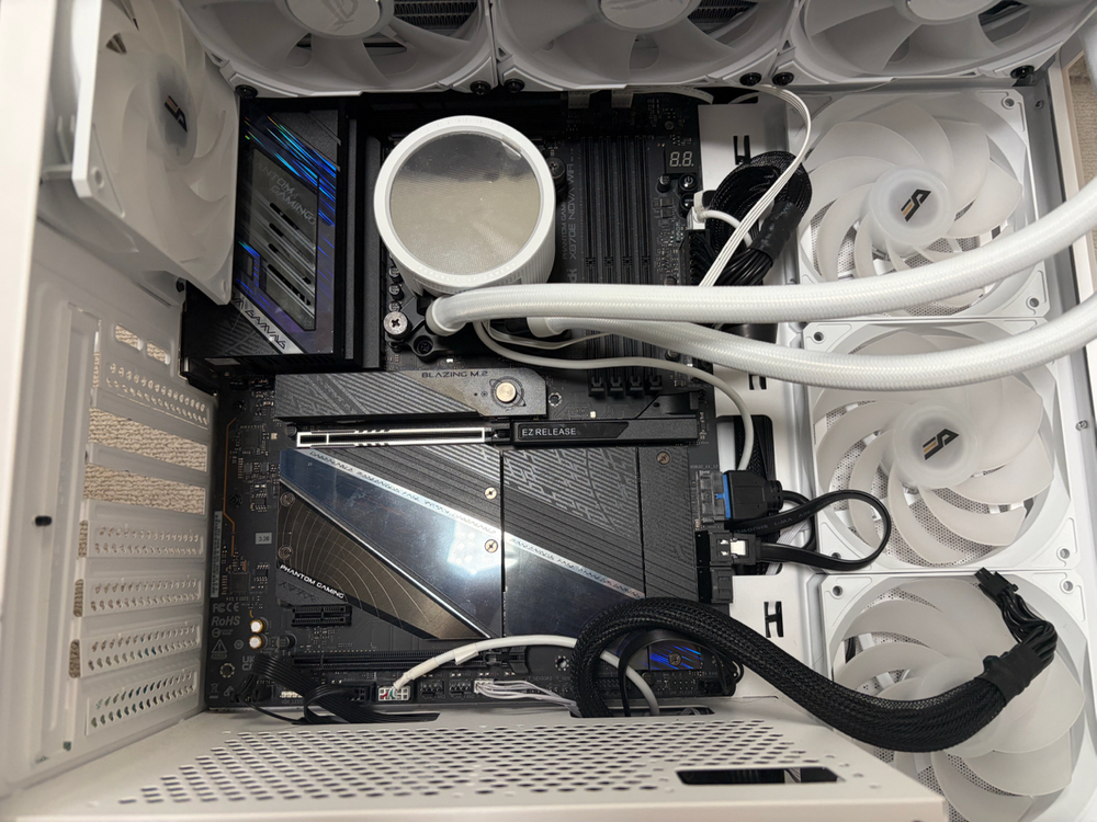 9800X3D + ASRock X870E NOVA 고사양 게이밍 컴퓨터 반본체 판매 이미지