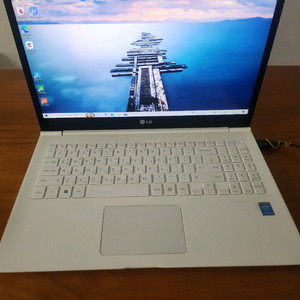LG그램 노트북(15.6인치 i3 8램 256기가SSD) 이미지