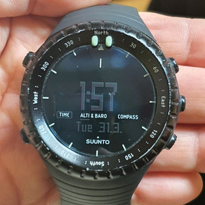 순토 코어시계 이미지