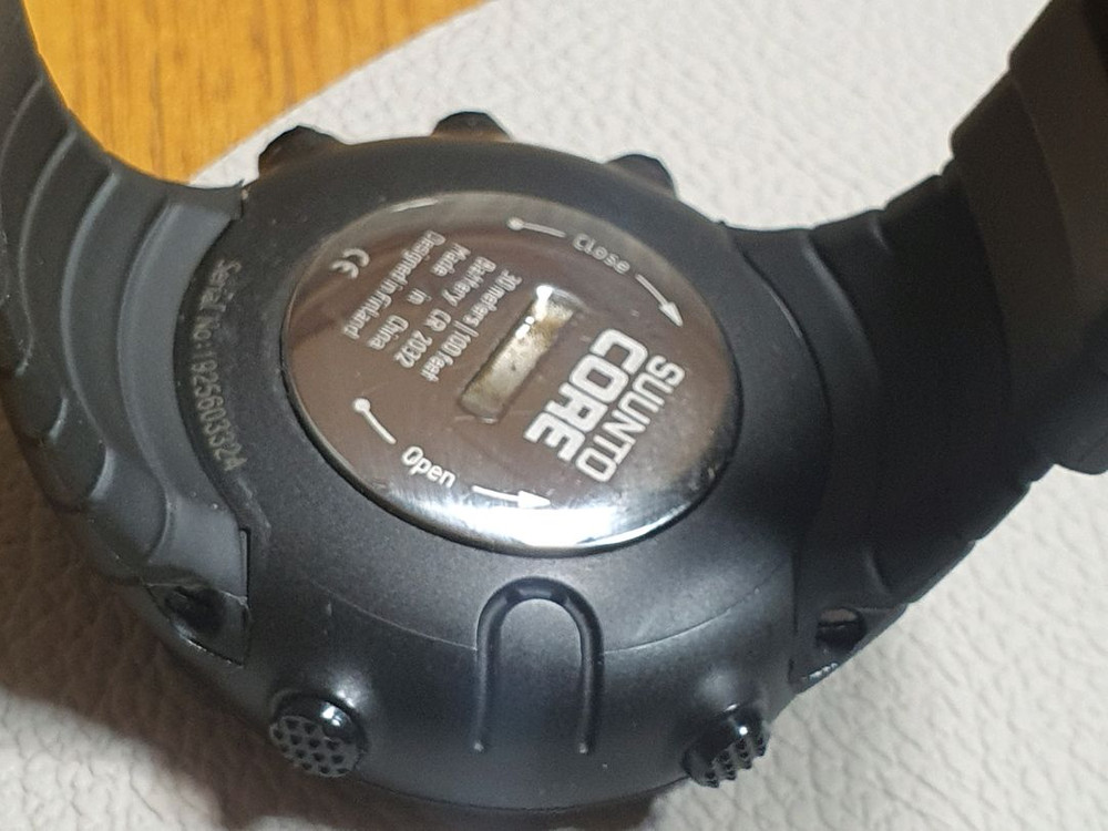 순토 코어시계 이미지