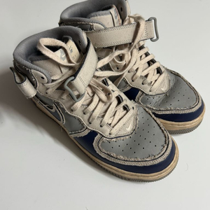 나이키 에어포스 1 미드 스니커즈 270 이미지