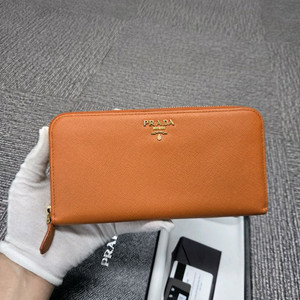 [특가][정품] 프라다 지퍼돌이 장지갑 이미지