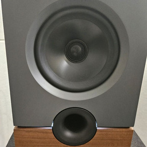 outputxbarefoot frontier 모니터링 스피커 이미지