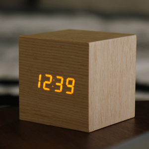 무소음 LED 나무 알람시계_미니 정사각형 리얼우드 이미지
