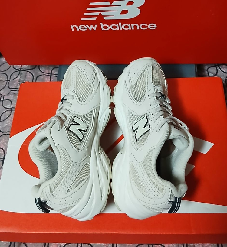 뉴발란스키즈 530 170아이보리 운동화 거의새거 이미지