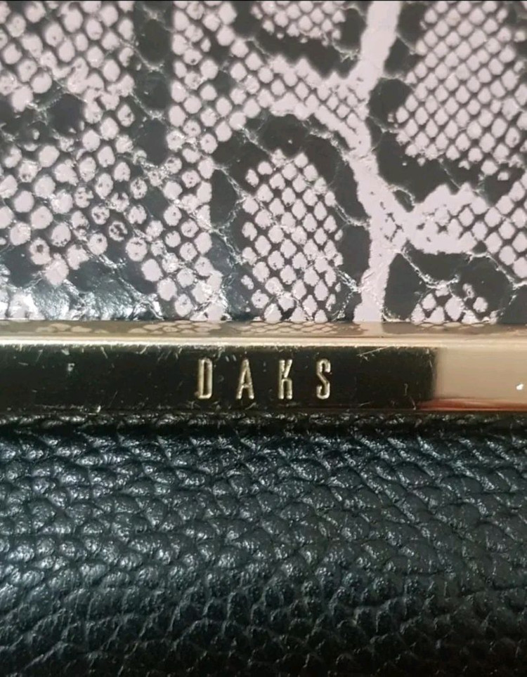 닥스(DAKS) 고급 여성 가죽 장지갑 이미지