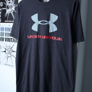 (M-L) 언더아머 반팔 티셔츠 기능성 빅로고 차콜 이미지