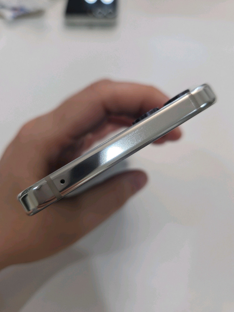 갤럭시 Z플립5 512G 자급제 특S급 서울z플립5 인천플립5 대전플립5 강원플립5 일산플립5 대구플립5 창원플립5 이미지